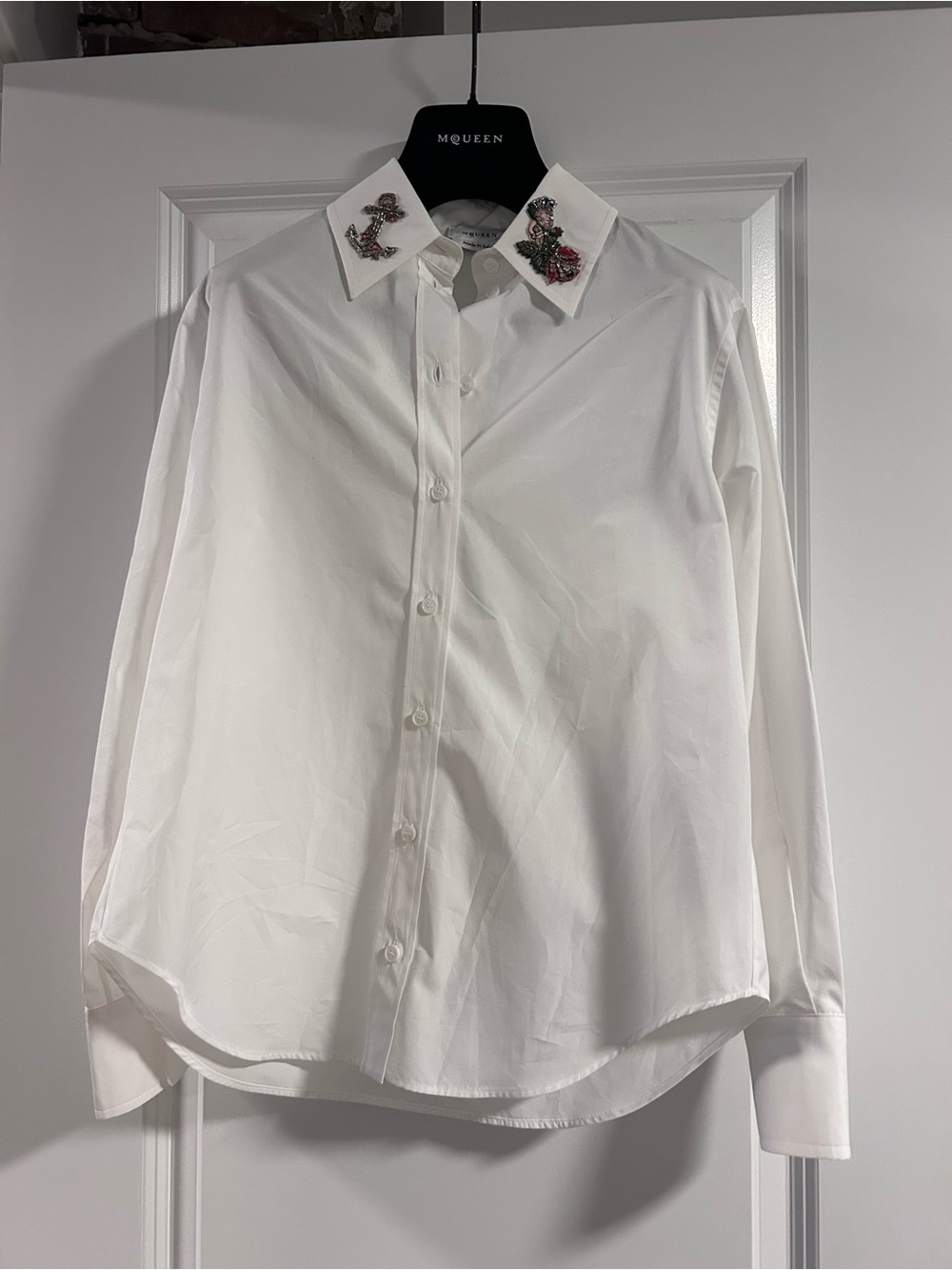 ALEXANDER MCQUEEN Strass Anchor Embroidered Collar Poplin Shirt